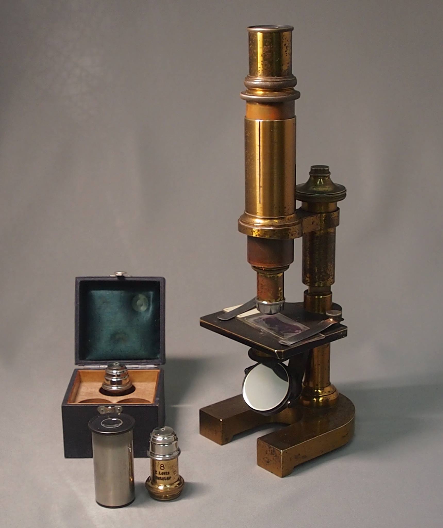 国産顕微鏡第２号 エムカテラ アンティーク顕微鏡-